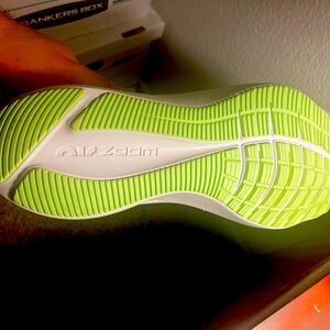 BRAND NEW MENS NIKE SIZE 12